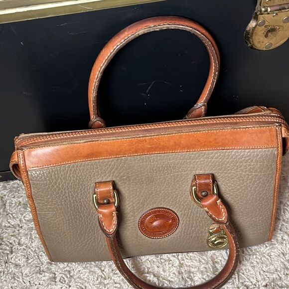 Vintage Dooney & Bourke AWL Pebbled Leather Black/british  Vintage Biscotti Shortbread Dooney and Bourke AWL Shoulder  bag